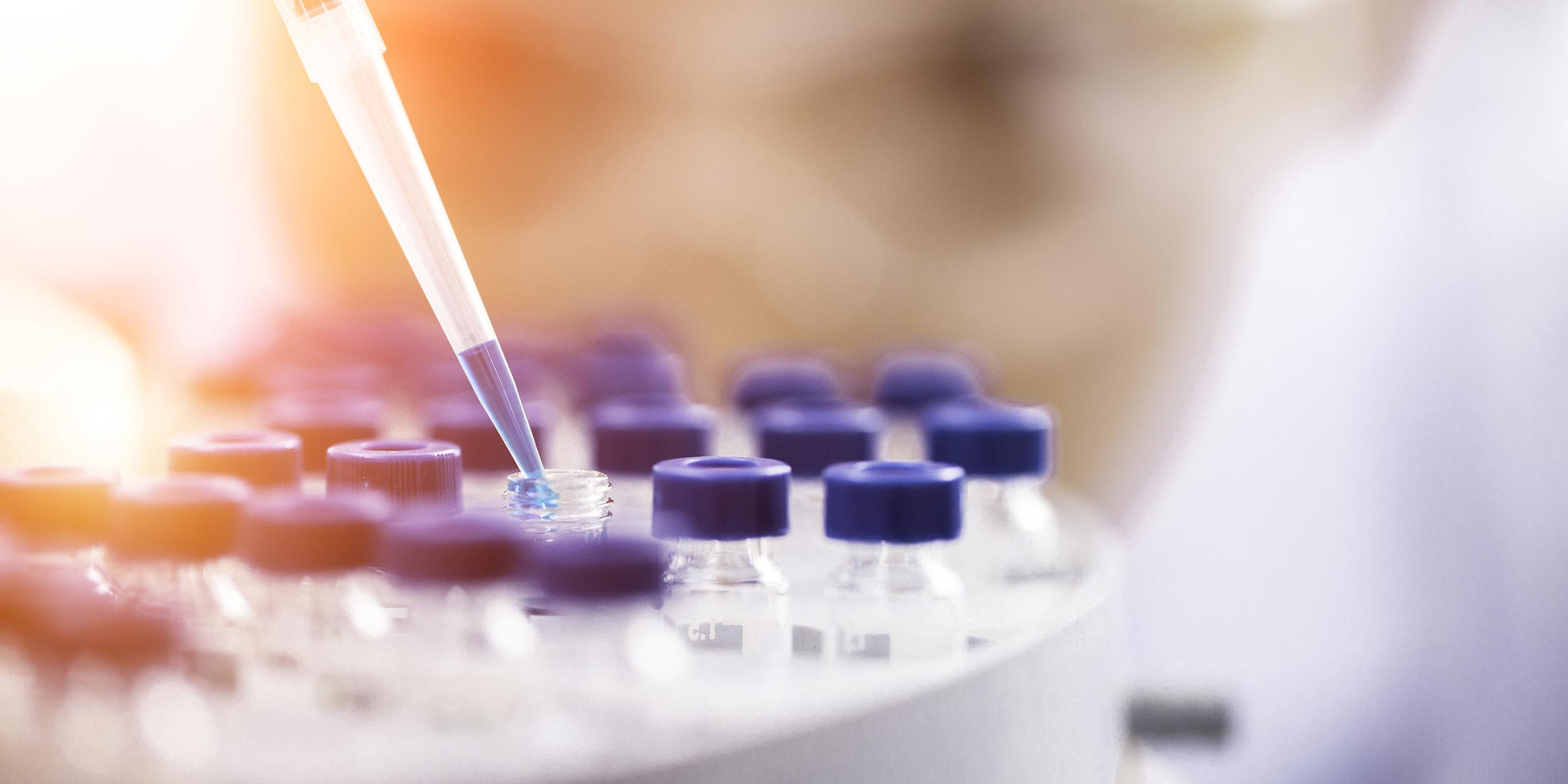 Două molecule noi, pentru tratamentul hepatitei C şi al cancerului. Lista de medicamente compensate şi gratuite