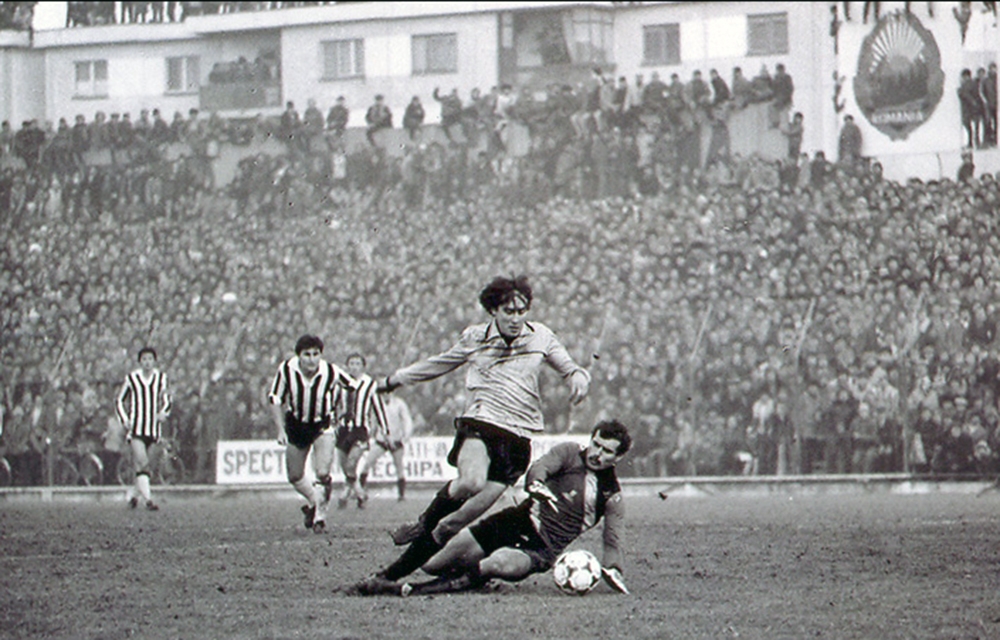 „Oţelarii”, milionari în fani!