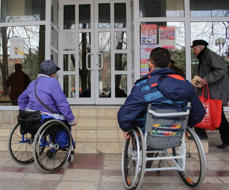 Cinci ani de promisiuni pentru obţinerea unei locuinţe sociale