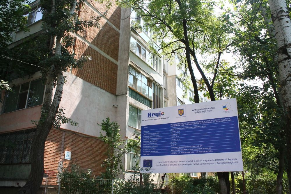 Lucrările de ANVELOPARE stârnesc NEMULŢUMIRI în rândul locatarilor gălăţeni