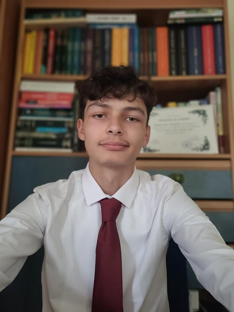 Doi copii de 10 la Evaluare, în aceeaşi familie. Campionii gimnaziştilor