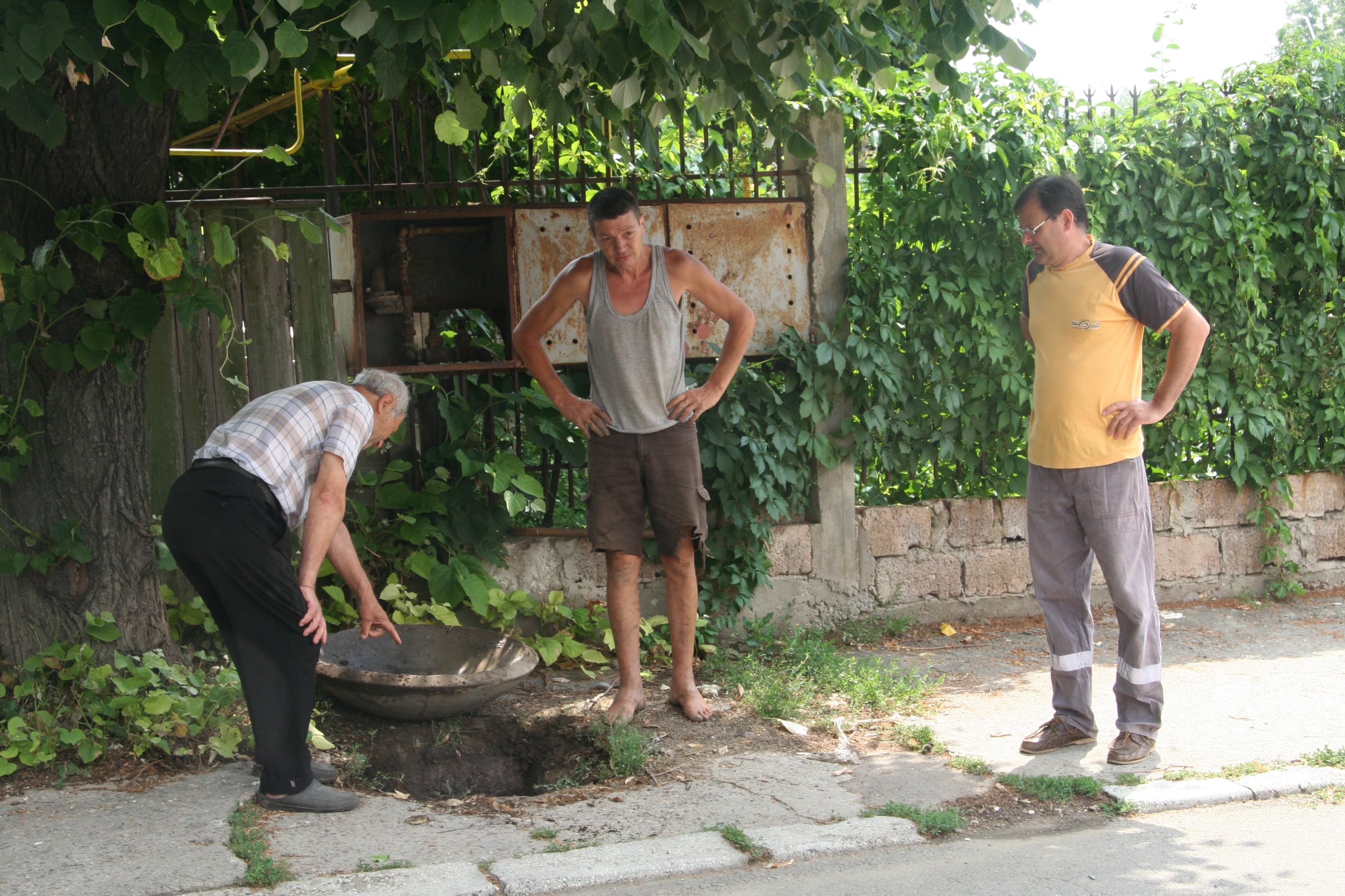 Parfum de lehamite. Dejecţiile Apă Canal, în casa unor gălăţeni