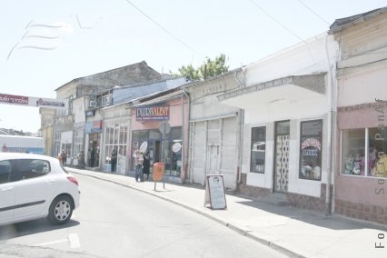 Mall tecucean în aer liber