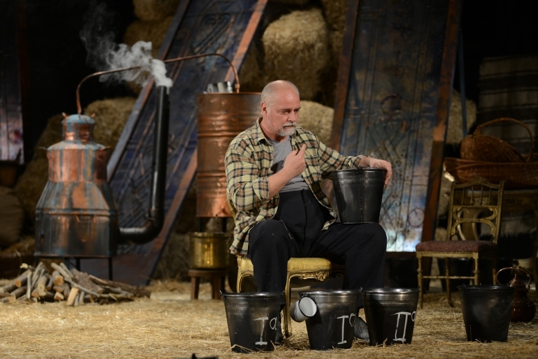 Dramă, comedie şi emoţii puternice/ Dramaticul ne invită la două spectacole de calitate