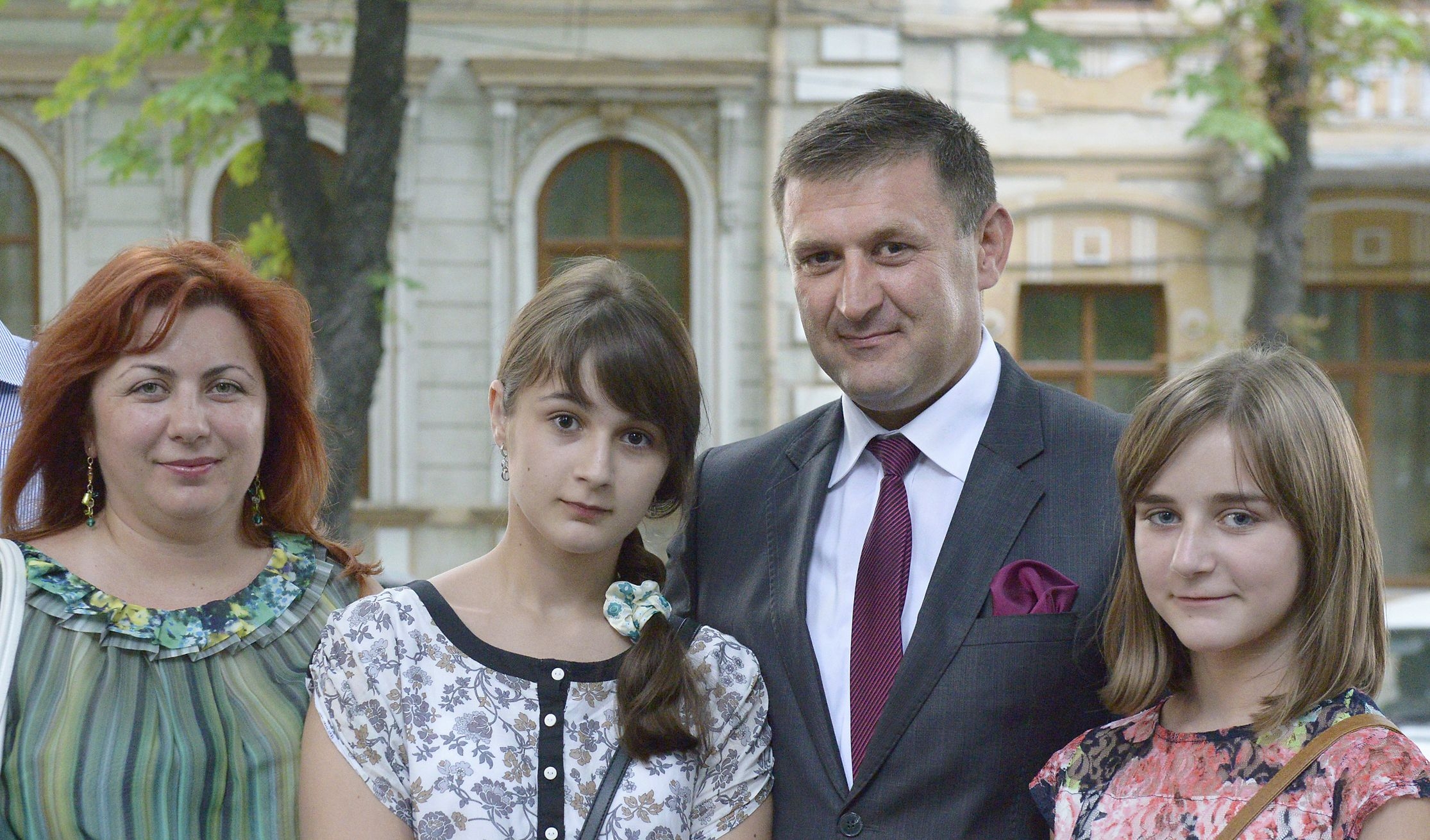 Politică de weekend/ Viaţă de familie între două primării: Soţii Ţuchel, un cuplu în politică