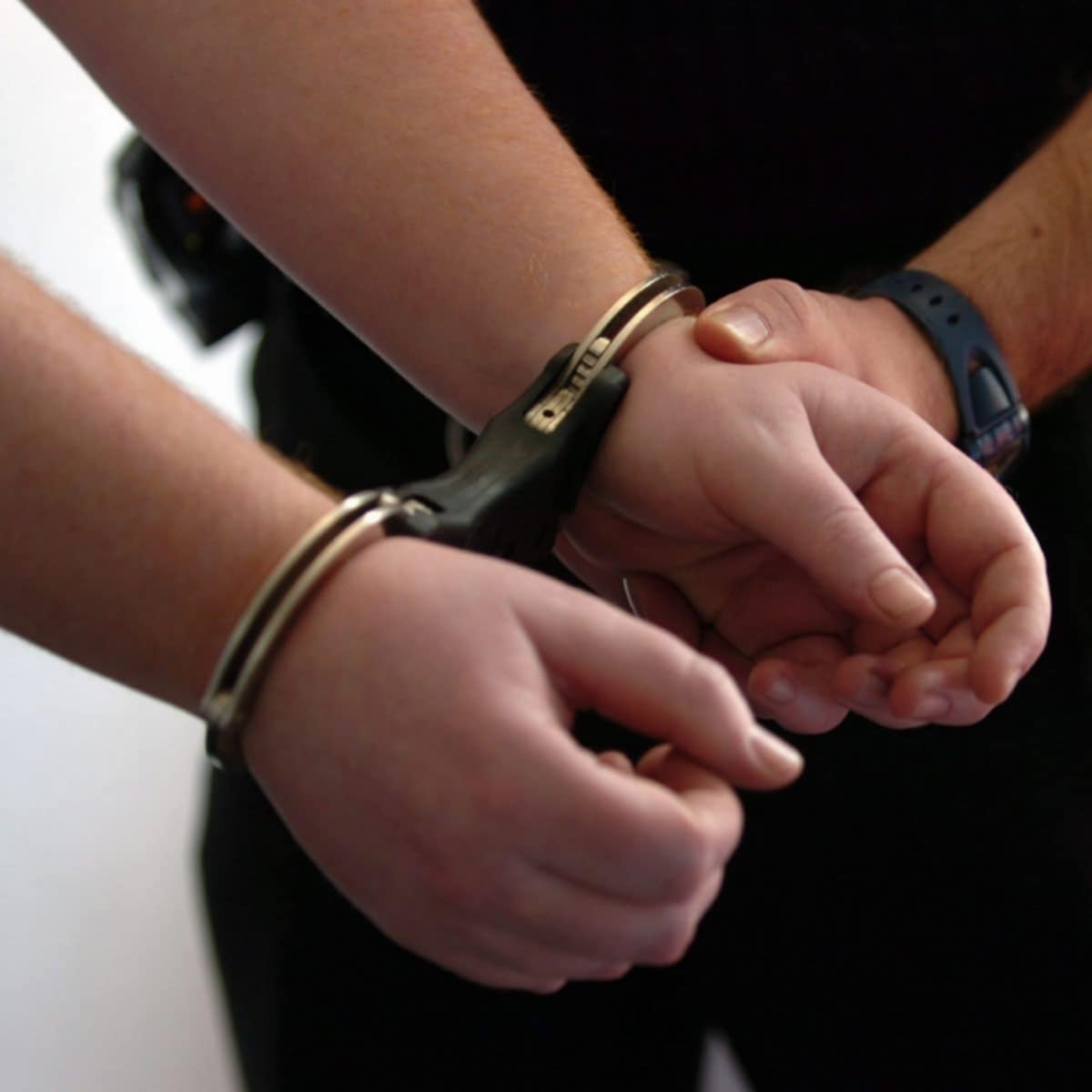 Bărbat reținut pentru șantaj, în urma unei plângeri formulate de o minoră din Tecuci