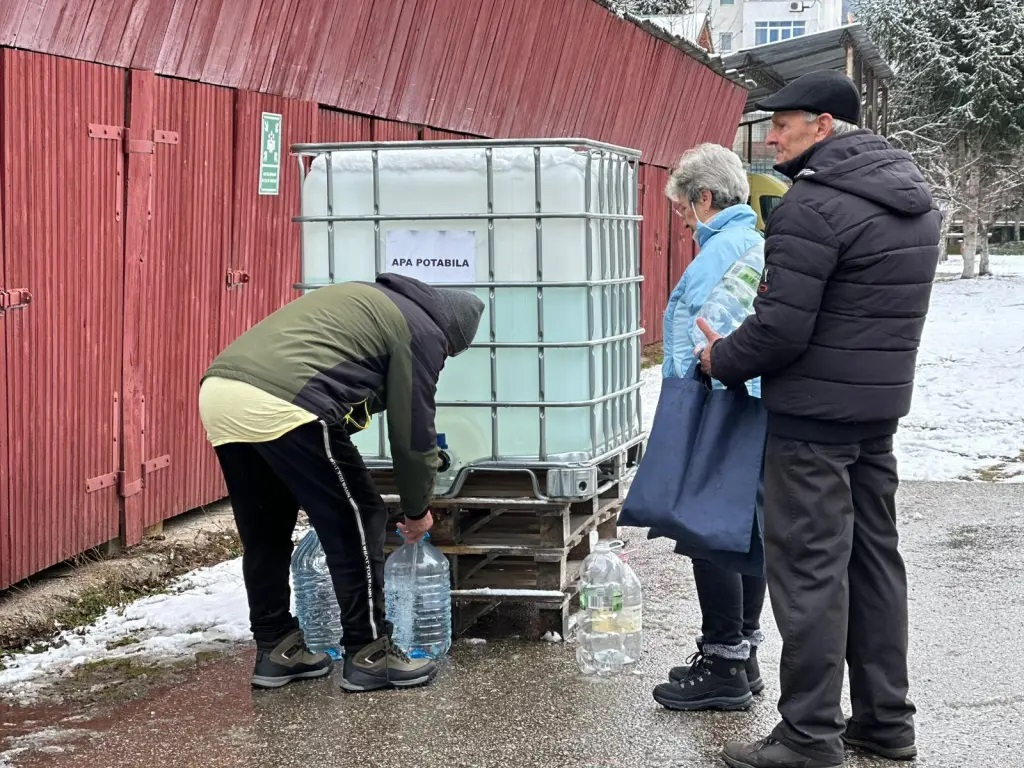 Patru luni fără apă potabilă la Curtea de Argeș