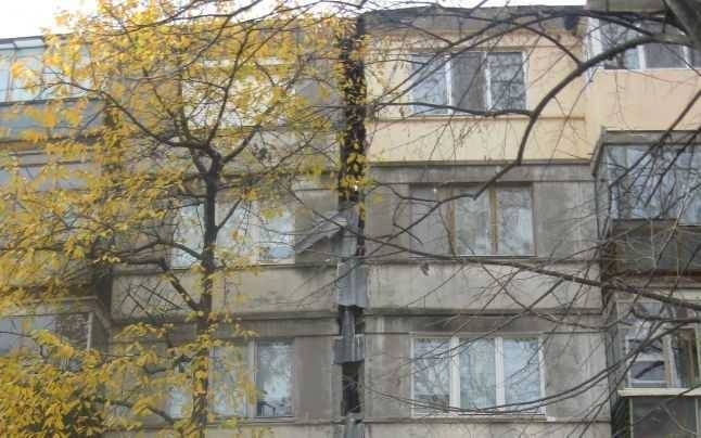 Un alt BLOC SE DĂRÂMĂ în Ţiglina I, din cauza TASĂRILOR