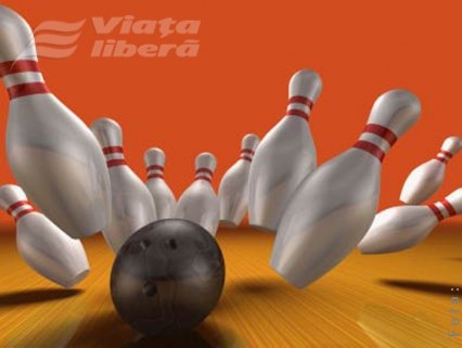 Cu maşina în pietoni, ca în popice