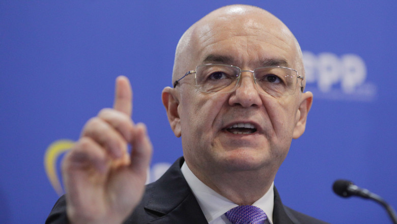 Emil Boc și centura politicii