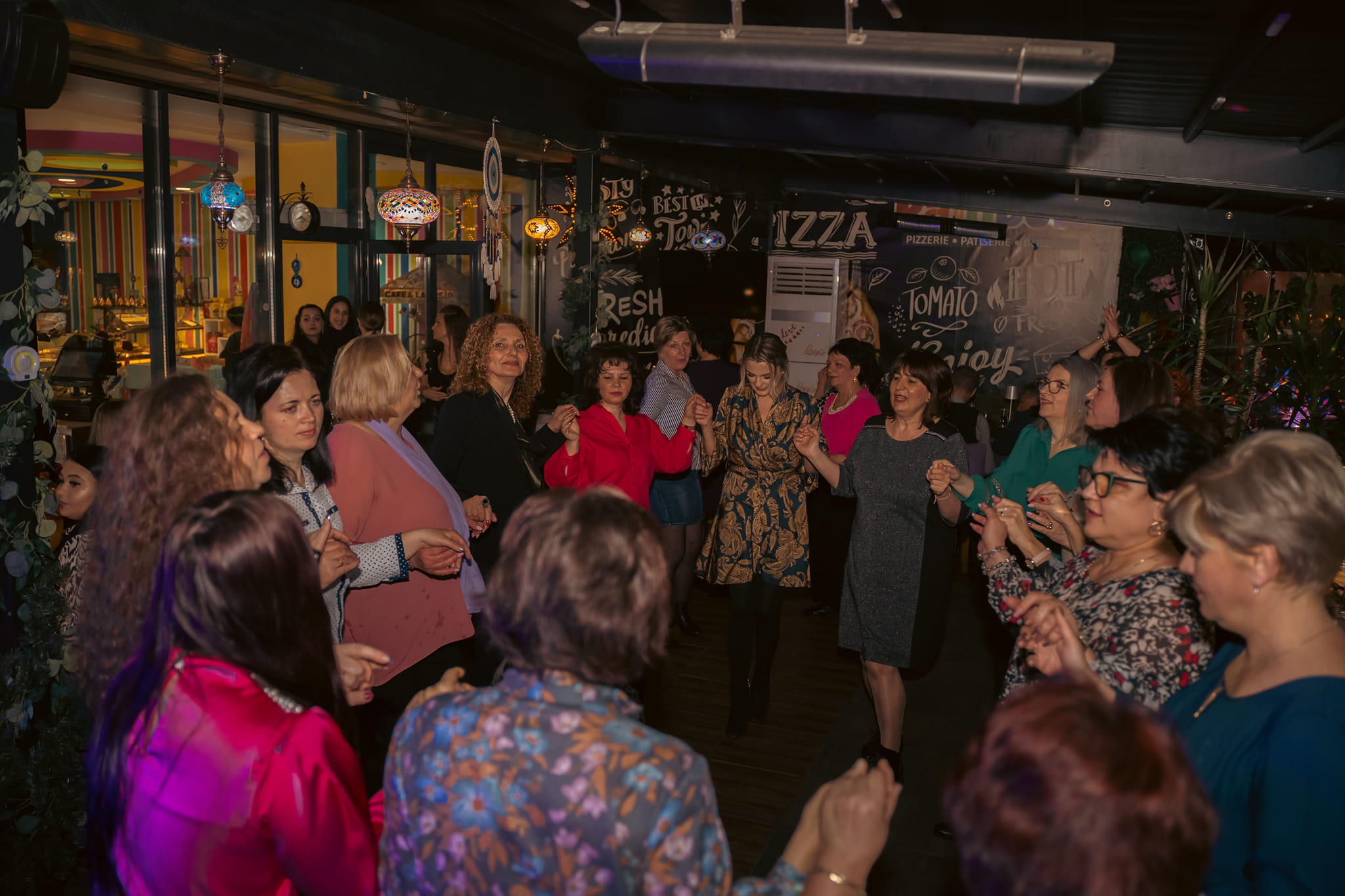 Conflict între locatari și un restaurant, din cauza petrecerilor nocturne