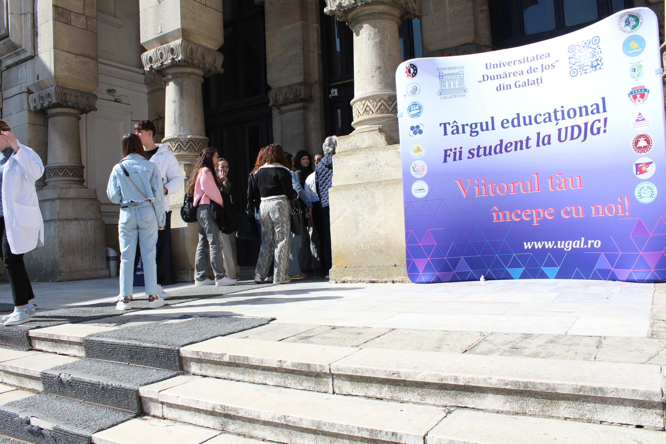 Emoții, roboți care dansează și planuri de viitor, la Universitatea „Dunărea de Jos”