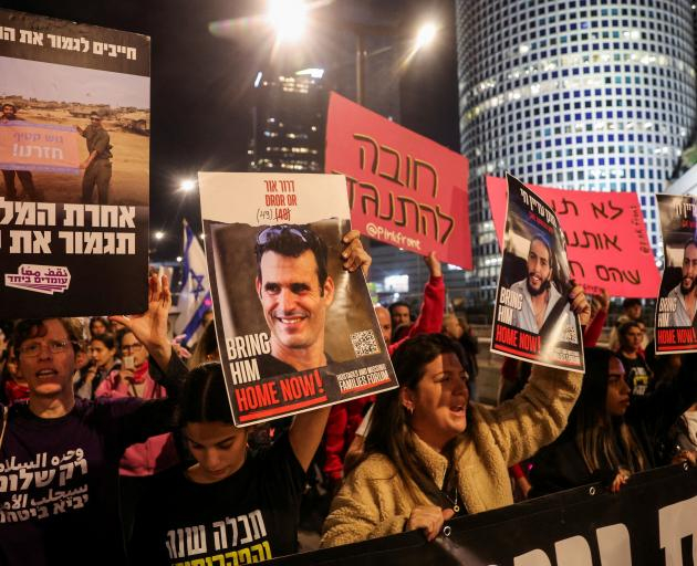 Încă 110 palestinieni, eliberați în schimbul a trei ostatici