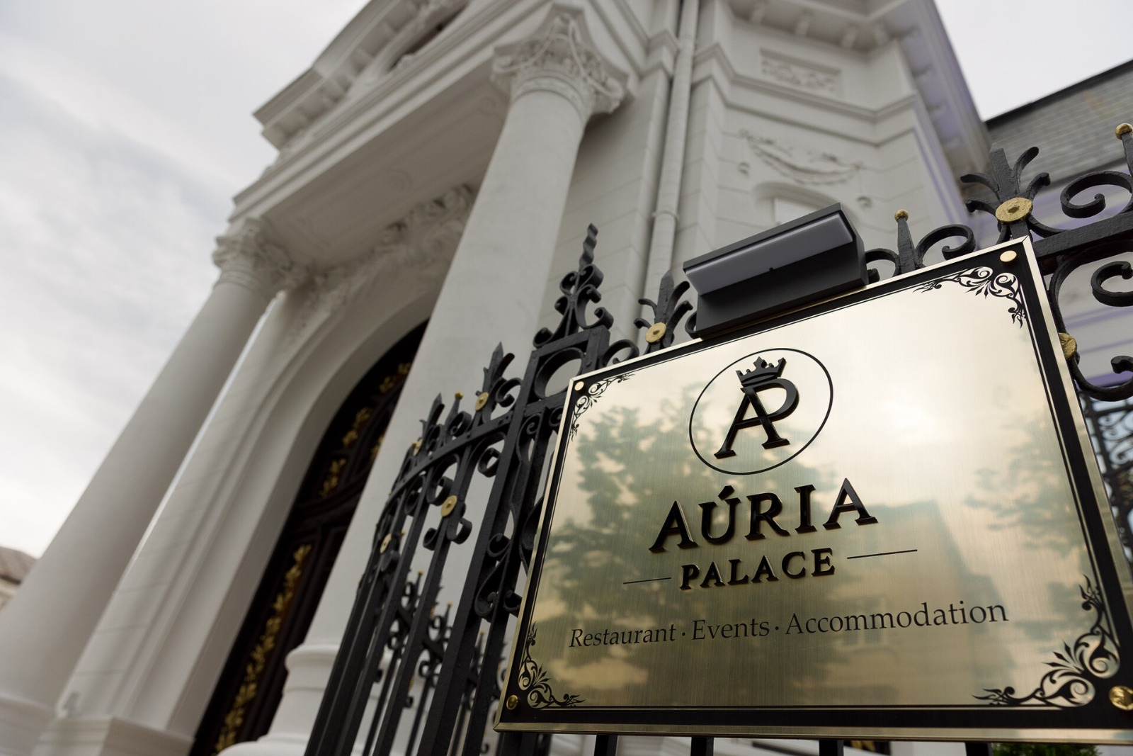 AÚRIA PALACE - o casă care poartă memoria Galaţiului