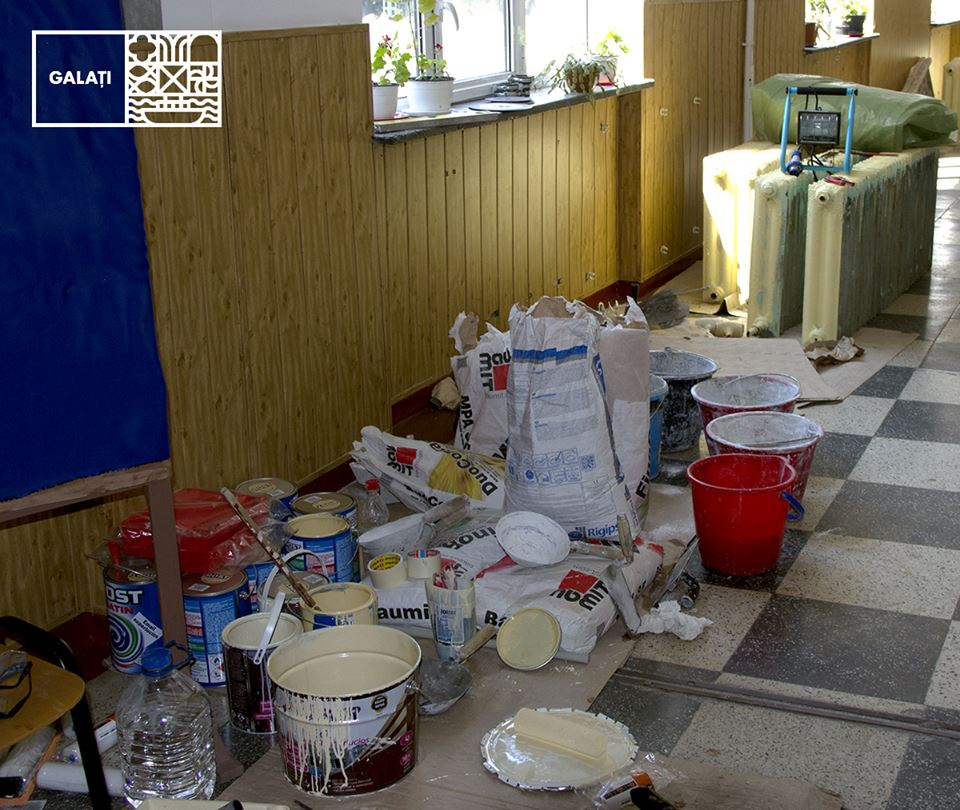 Maraton de reparaţii şi igienizări la şcoli