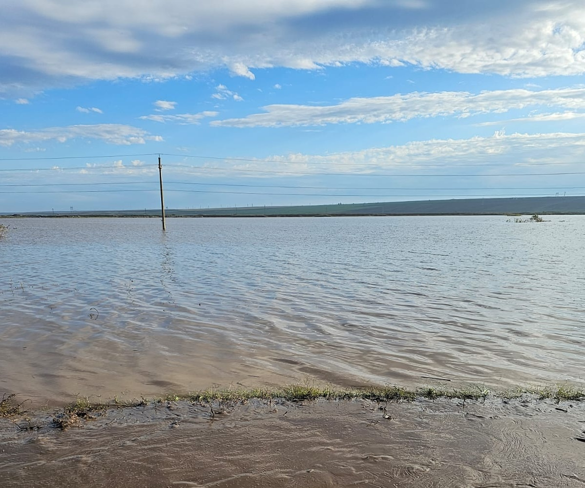 Codul roşu de inundaţii a fost prelungit