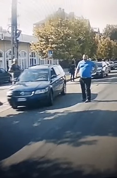 Șofer lăsat pieton cinci luni, pentru șicane în trafic (VIDEO)