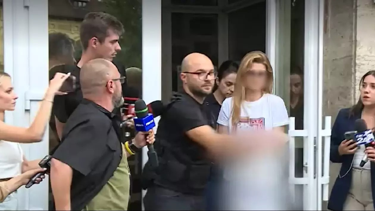 ”Doamna cu coasa”, doctorița care ”eficientiza activitatea ATI”