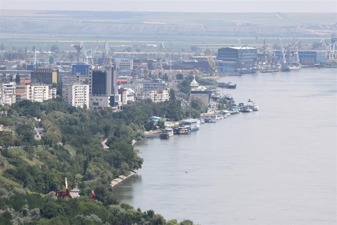 Transport mai sigur de materiale periculoase, pe Dunărea gălăţeană 