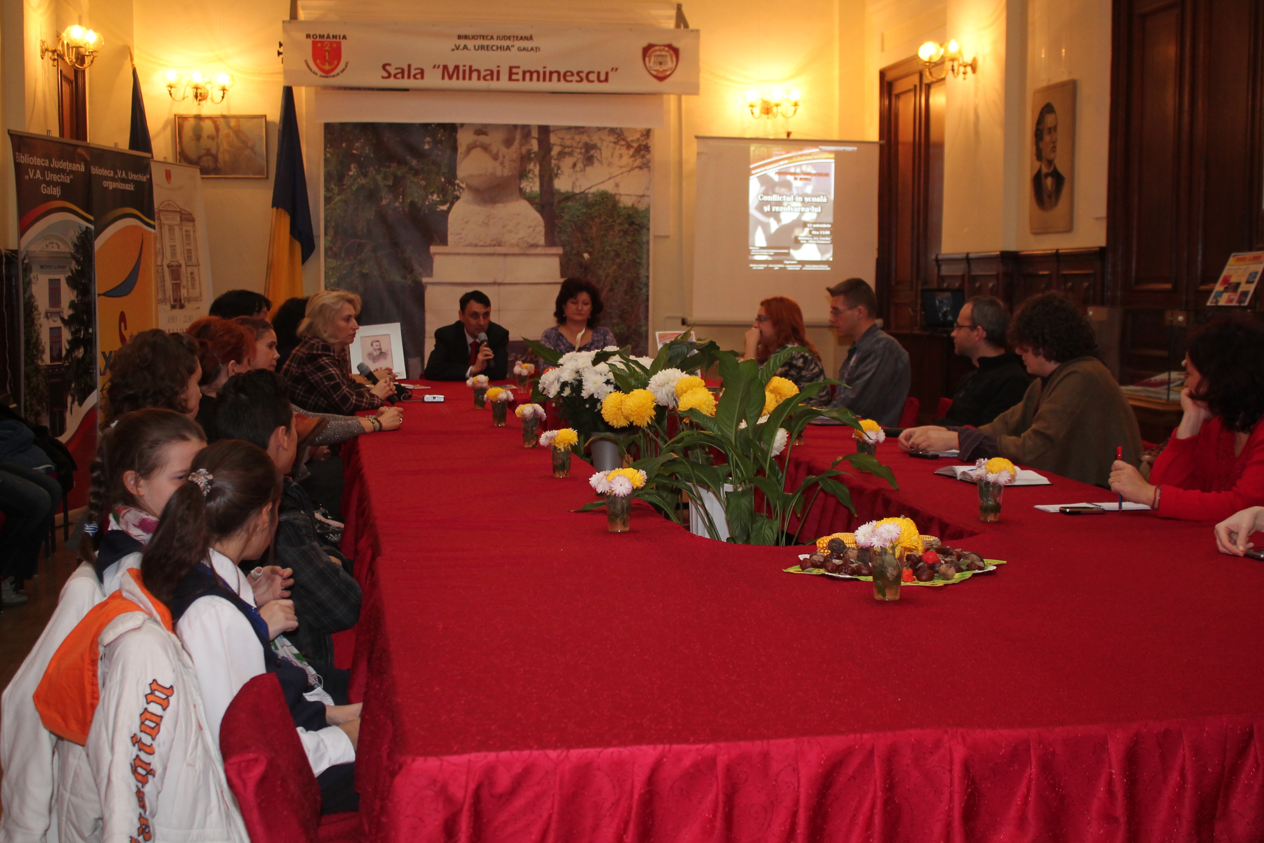 Zilele Bibliotecii „V.A. Urechia”/ Poveşti pentru copii şi lansări de carte