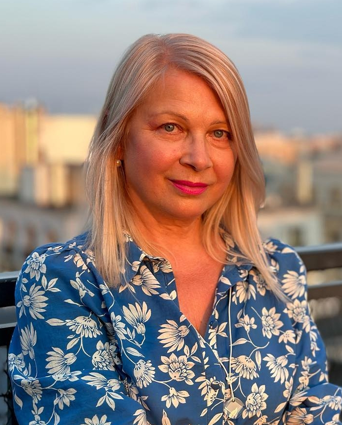 Gălățeanca Doina Maravela Moss expune la Castelul Pelișor