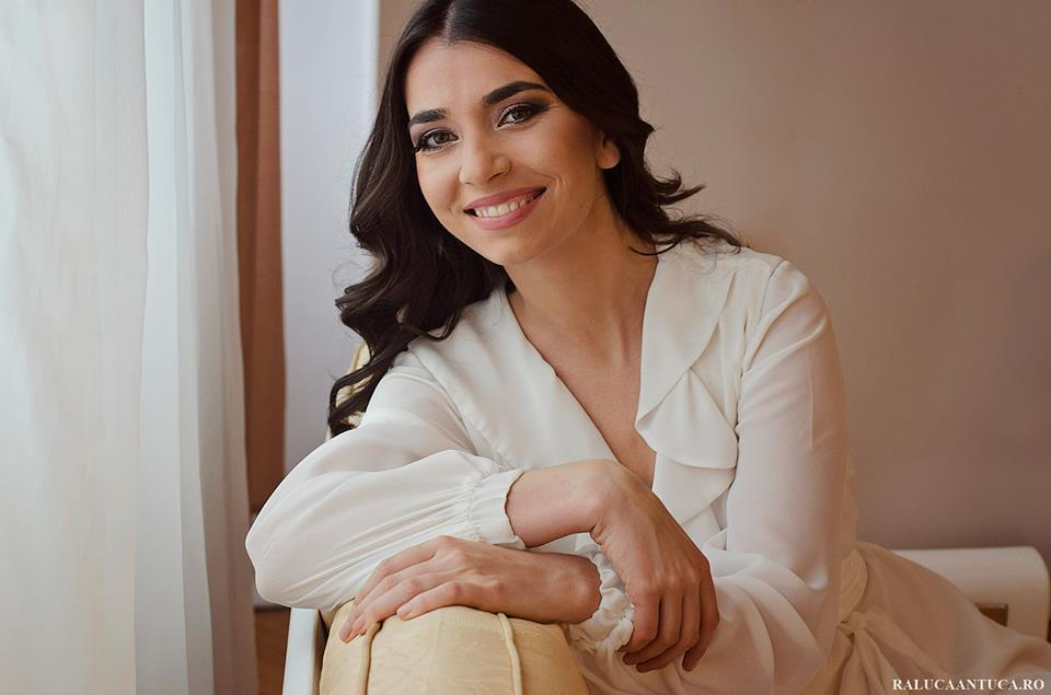 Alexandra Uşurelu cântă la Gossip