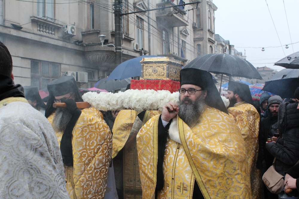 UPDATE/ Moaştele Sfântului Efrem au sosit la Galaţi (FOTO&VIDEO)
