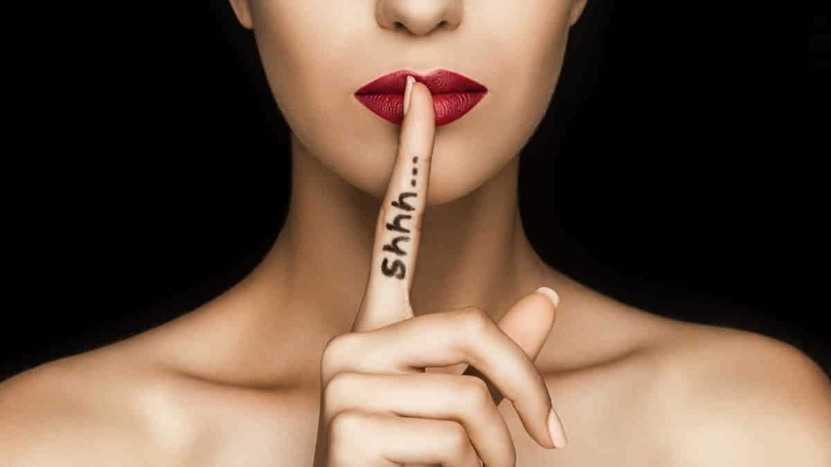 De ce românii nu vorbesc despre obsesiile lor sexuale