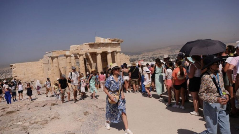 Turiștii din Grecia, puși pe jar din cauza caniculei
