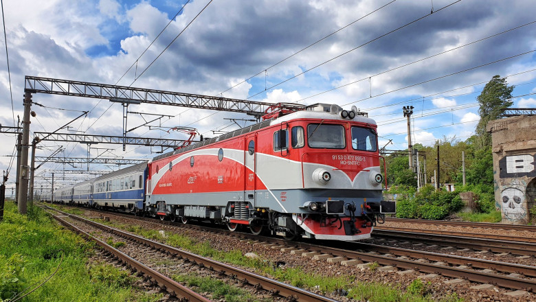 Reducere de 50% la transport pentru pensionari. Cum se folosesc taloanele de călătorie