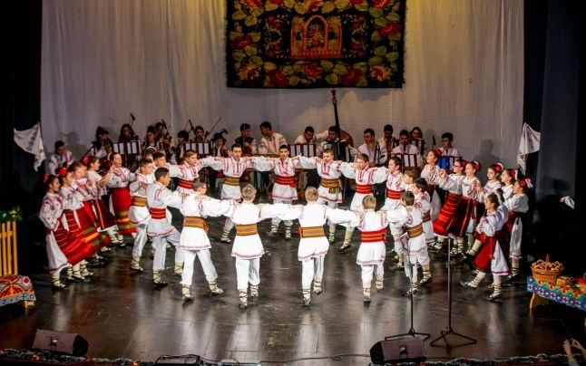 Festival folcloric euroregional, la Centrul Cultural "Dunărea de Jos"