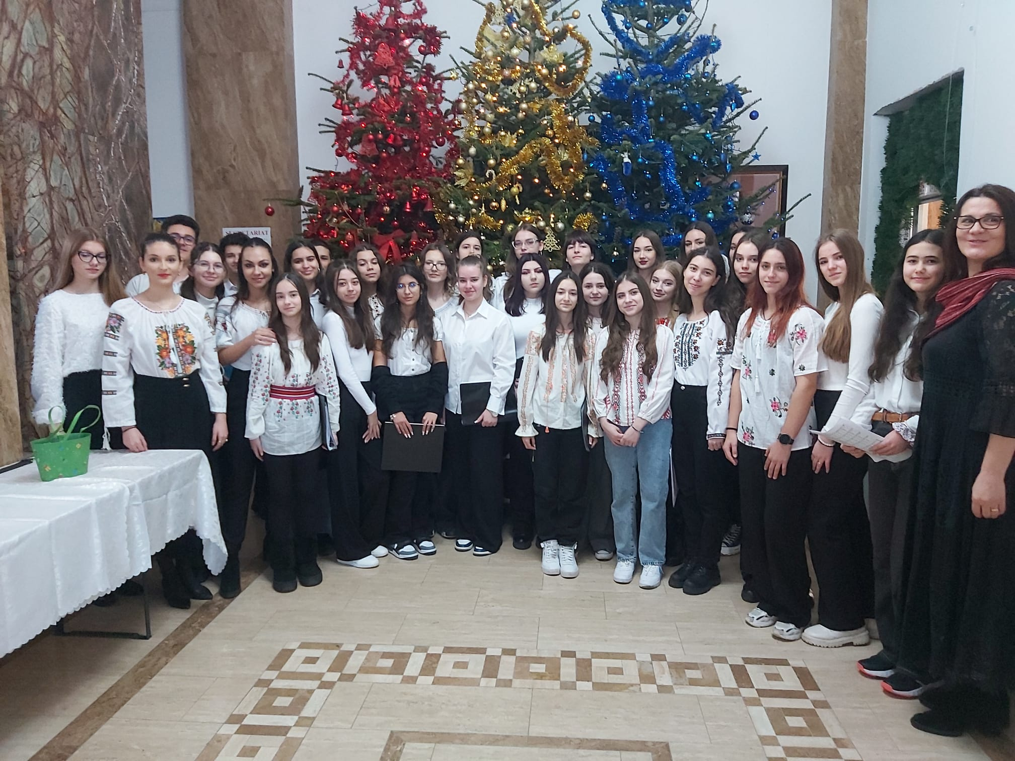 Corul Colegiului „C. Negri”, o mare familie de artişti (video)