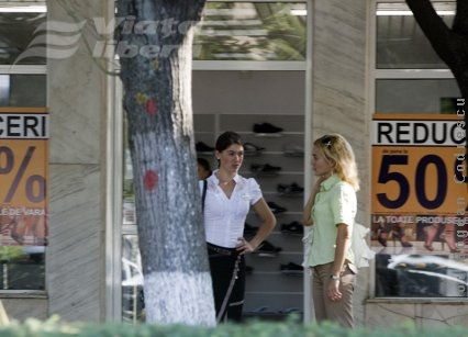 Haine frumoase şi preţuri mici, mici, mici