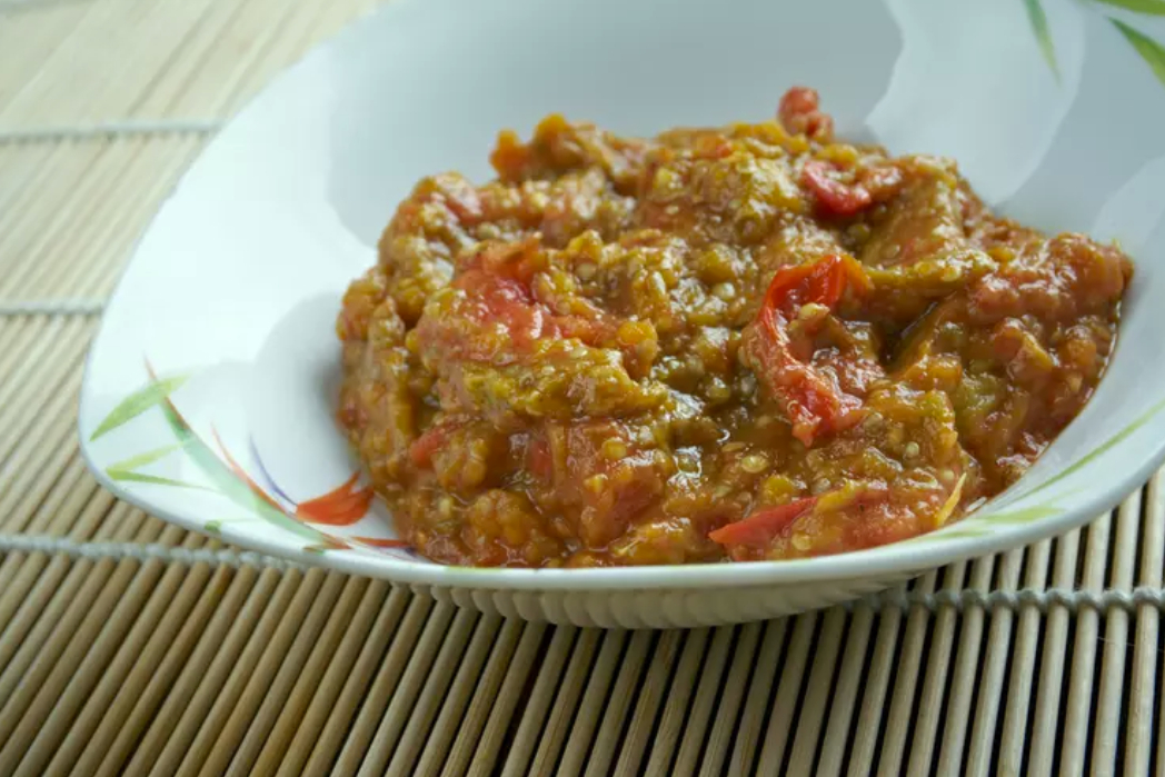 Zacuscă de vinete cu ciuperci