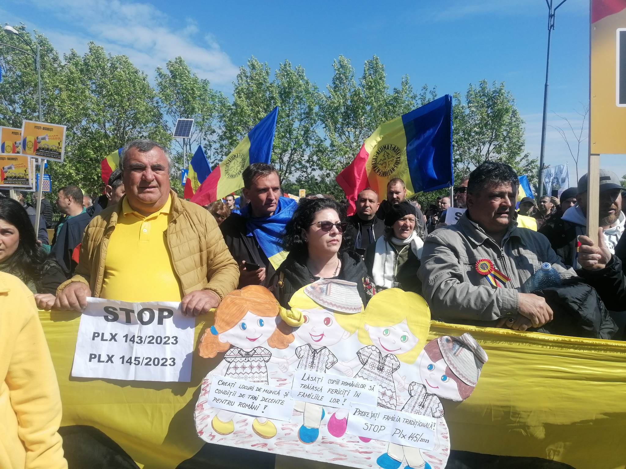 Scandal marca AUR, în fața și în interiorul Parlamentului