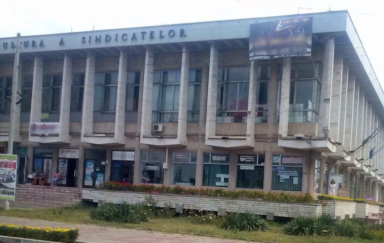 EXPOZIȚIE de Ziua Pământului: Expun fragede talente - mici concurenţi de la şcoli speciale din şase judeţe