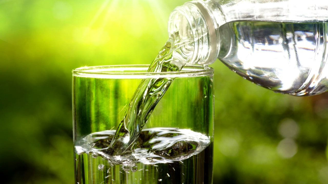 Cât de multă apă putem să bem zilnic
