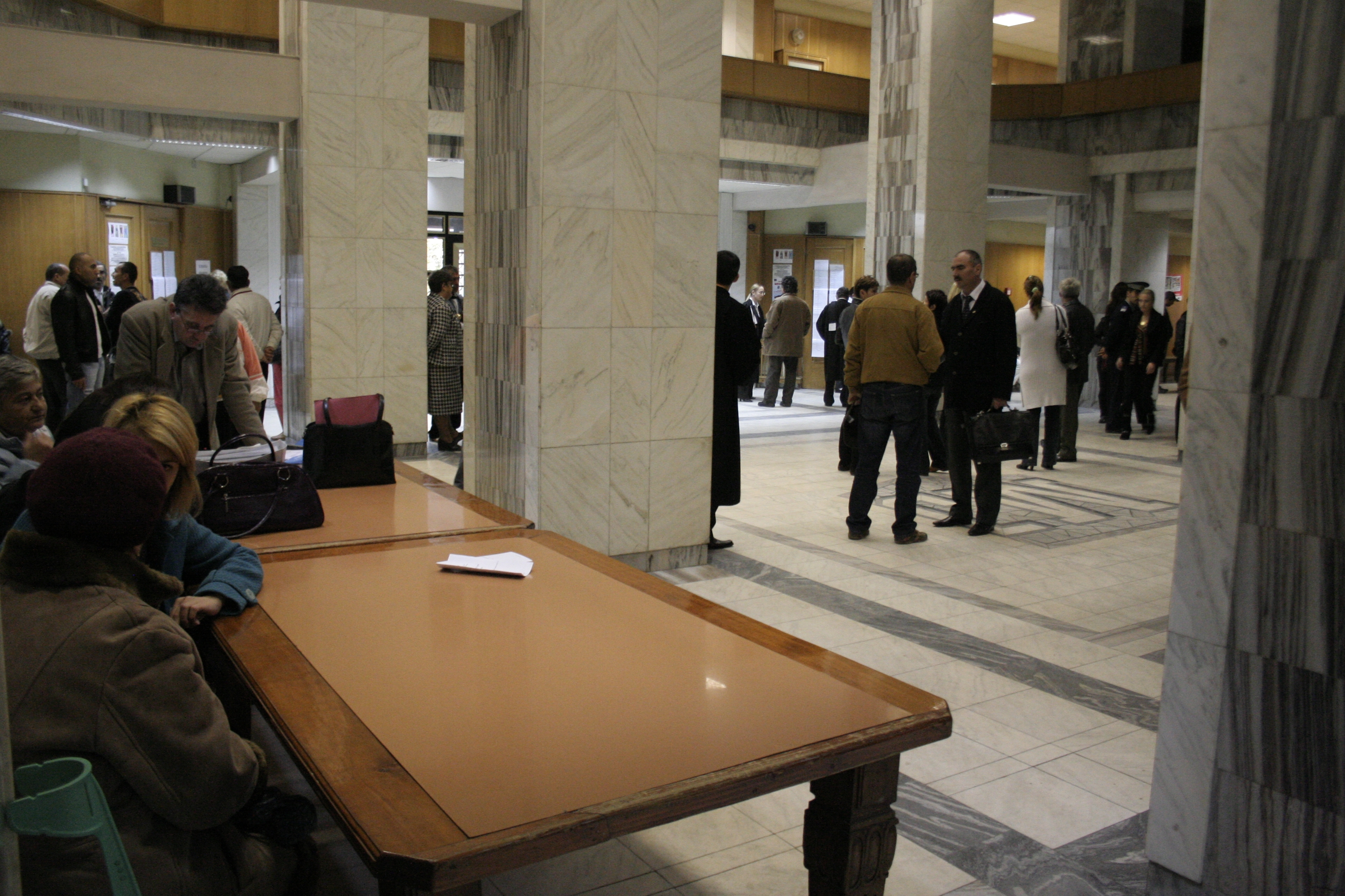 Cei care au jefuit 390.000 de euro, în apel, după o primă sentinţă