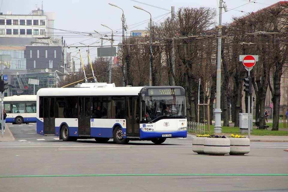 S-a semnat contractul pentru achiziţia celor 14 troleibuze noi