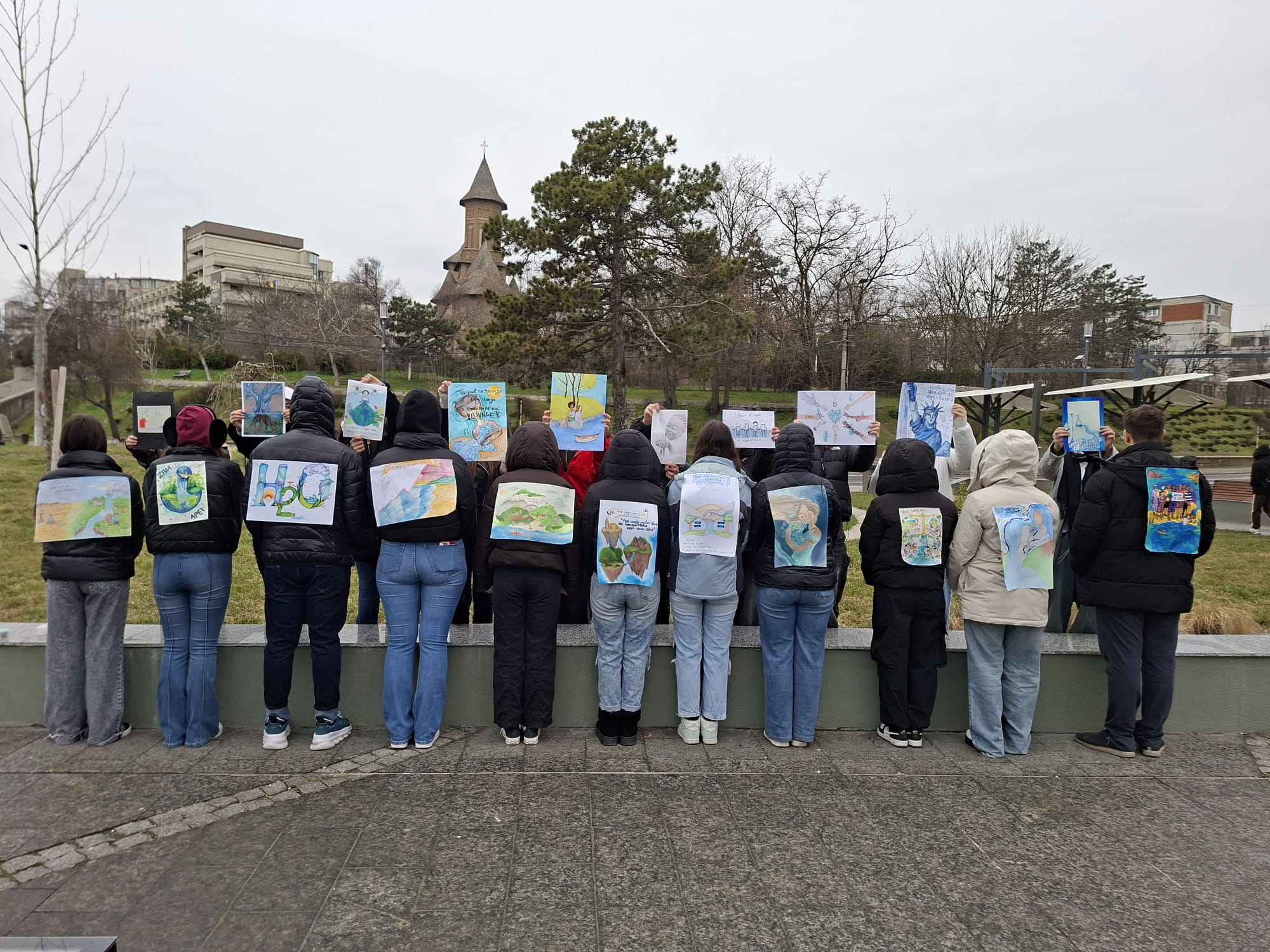 Elevii Liceului de Arte au marcat importanţa apei