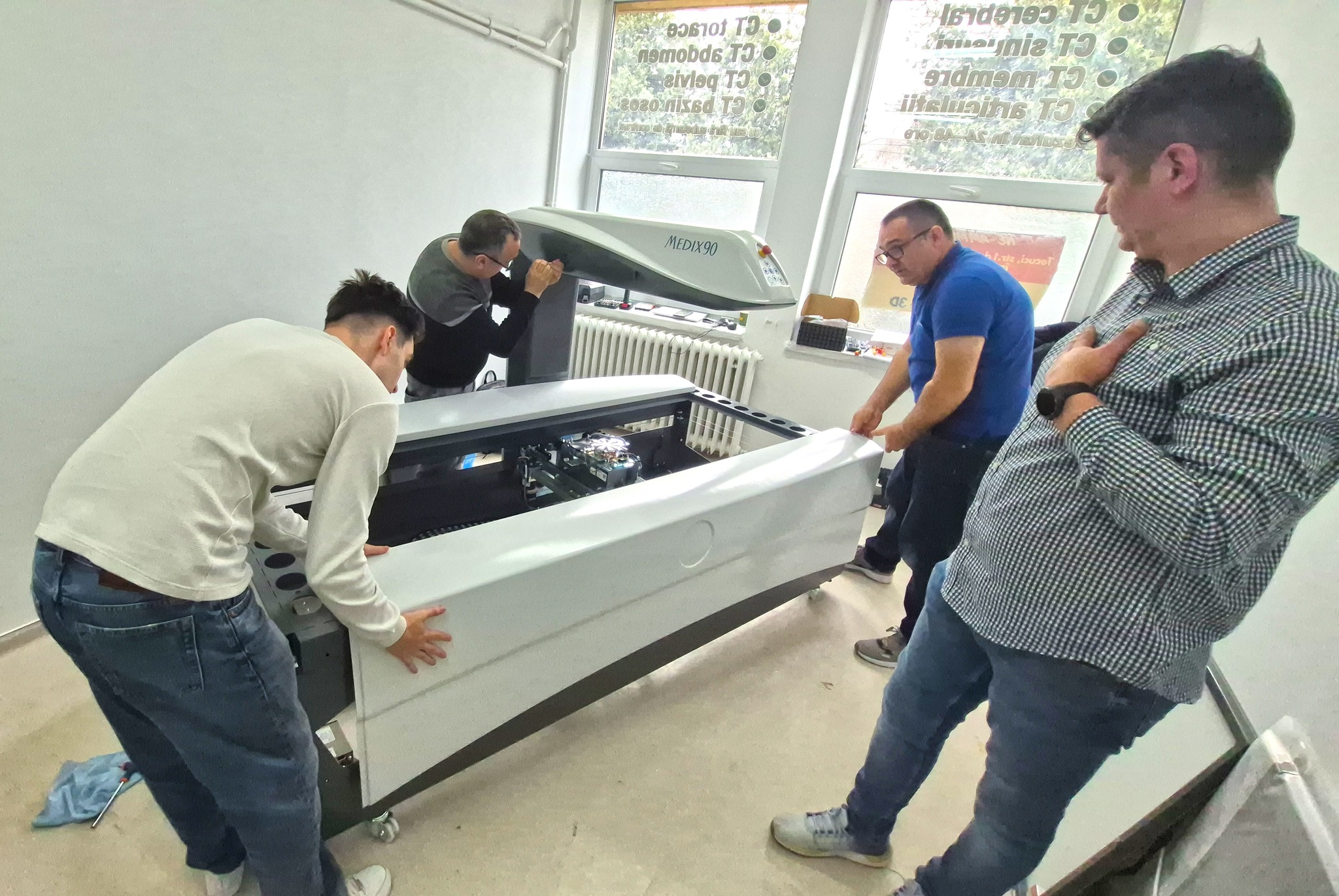 Tehnologie performantă la Ambulatoriul Spitalului din Tecuci. Echipament medical de ultimă generație pentru depistarea rapidă a osteoporozei sau a altor afecțiuni ale oaselor