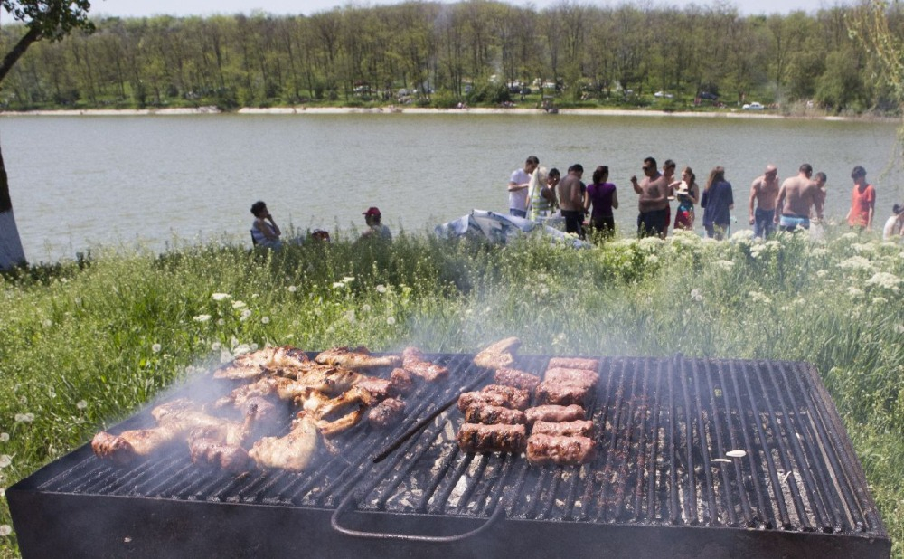 Cât ne costă grătarul de 1 Mai