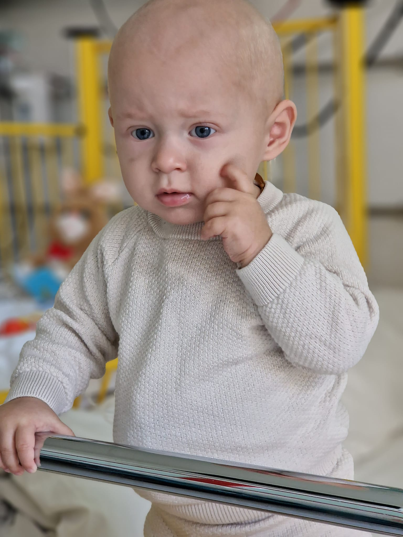 Tinerii de la CNVA au strâns bani pentru un copil bolnav de leucemie. Micuţul are încă nevoie de ajutor