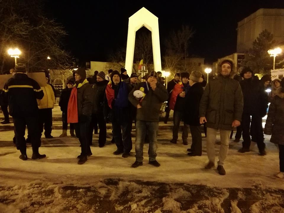 Cum au PROTESTAT gălățenii la -5 grade. ”Trebuie să schimbăm țara”