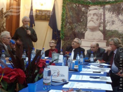 Axis libri, cu belşug editorial