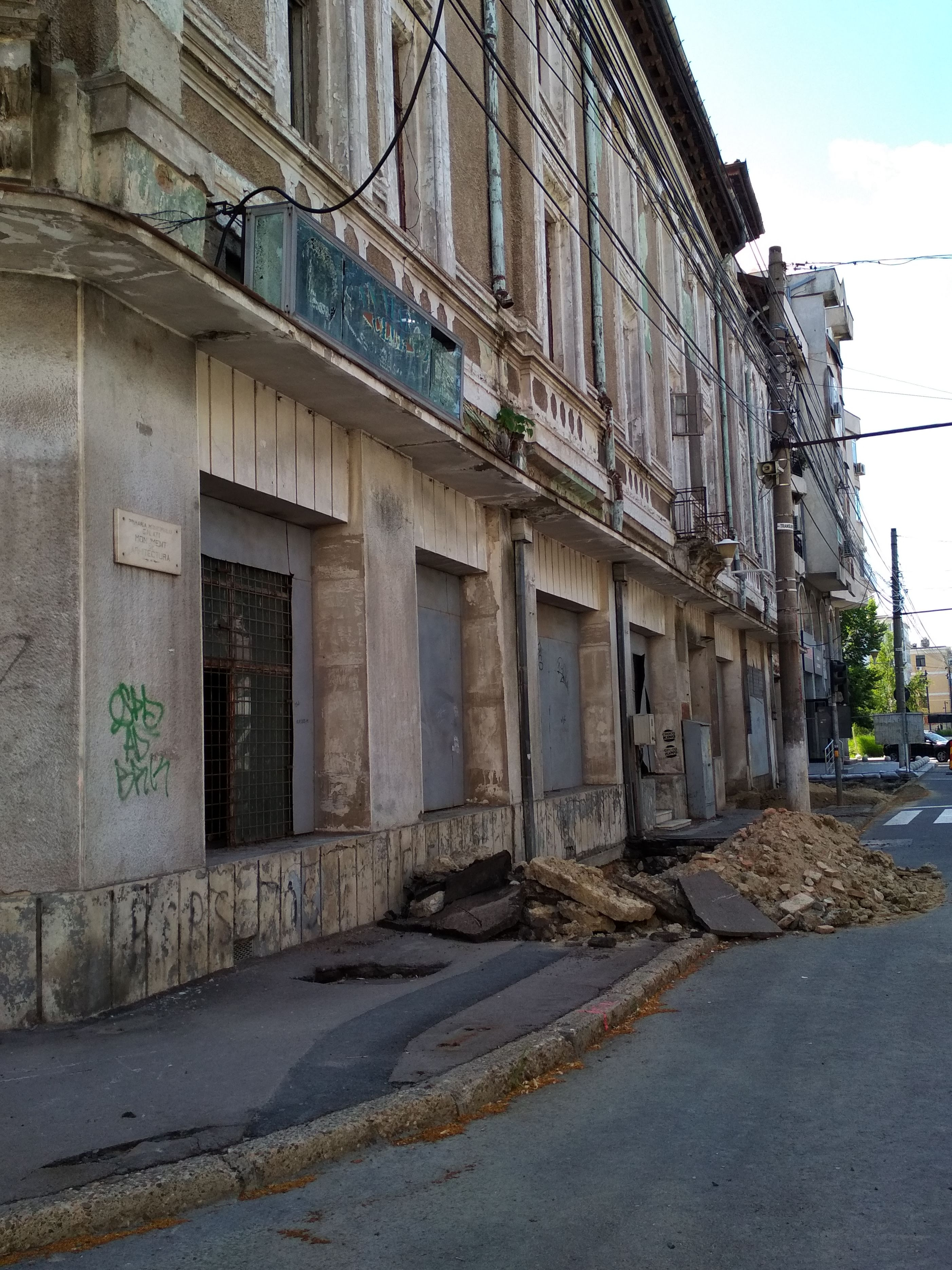 Şantier fără constructori. De ce nu se lucrează la Palatul „Gheorghiu”