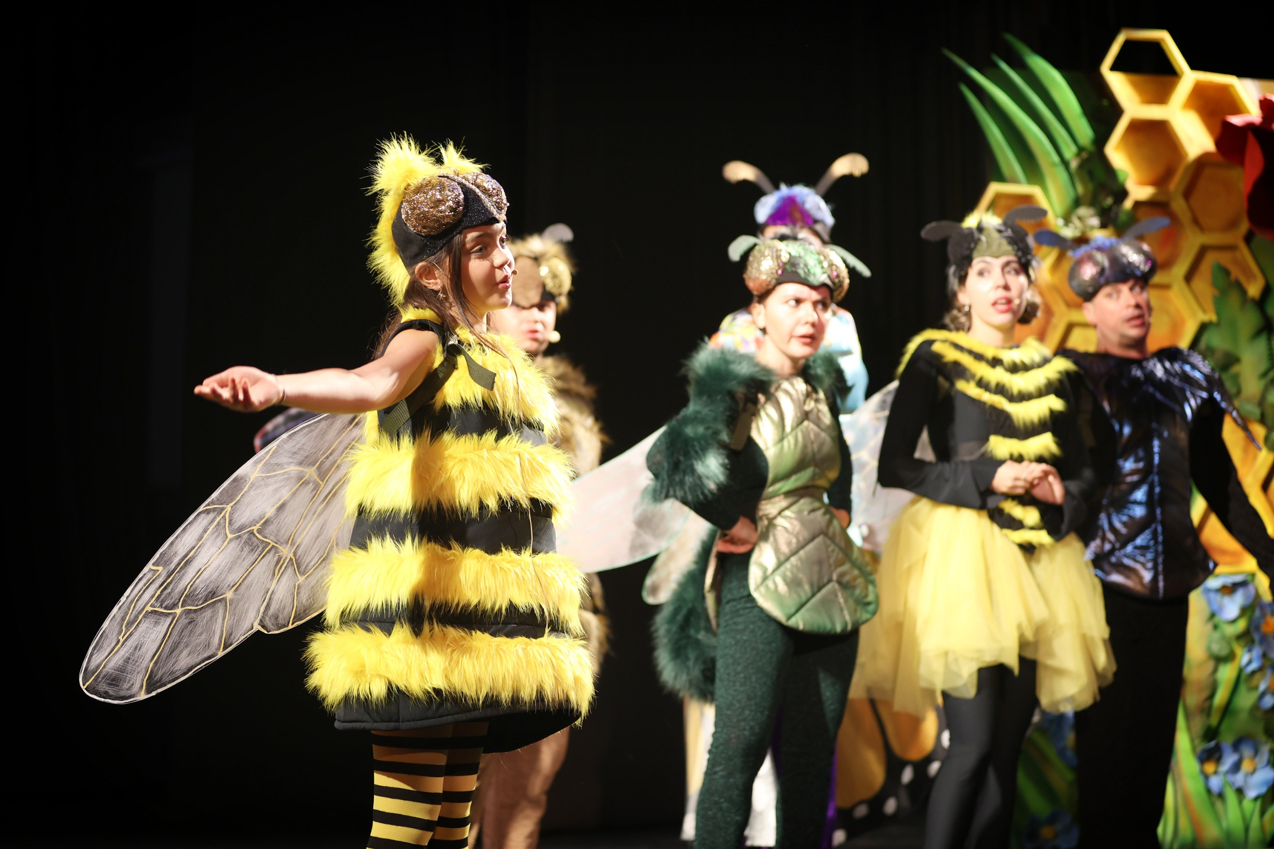 Zi plină la Teatrul „Gulliver”, pentru mari și mici