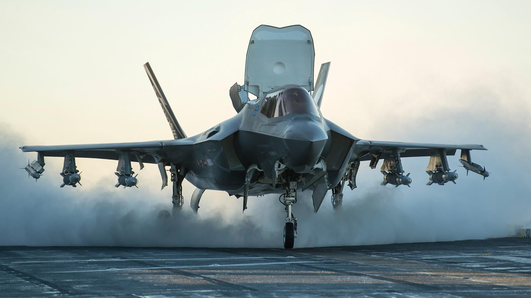 Japonia îşi accelerează programul militar