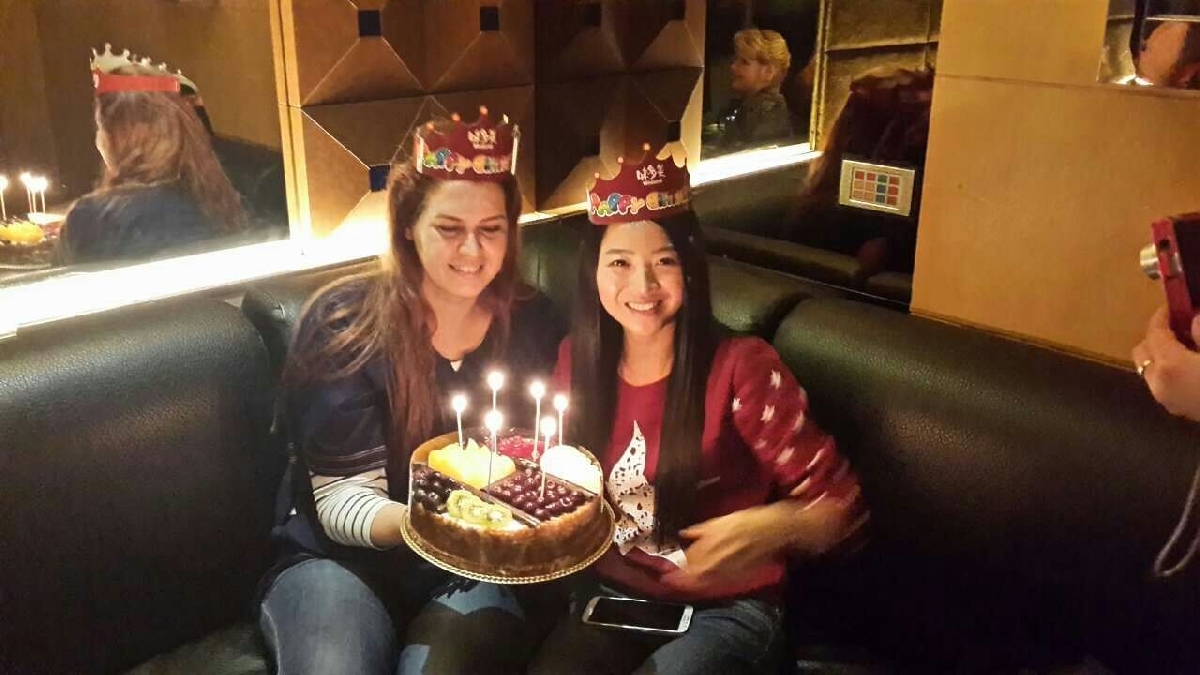 Veşti din China de la masteranzii gălăţeni. TRICOLORUL, pe Zidul Chinezesc