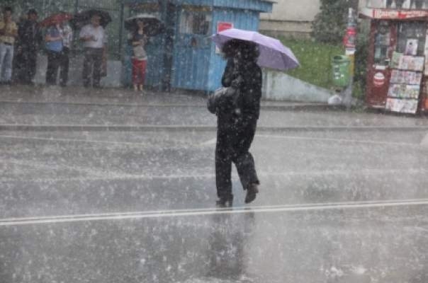 VREMEA se răceşte în toată ţara. Informare meteo de ploi, lapoviţă şi ninsoare. VEZI cum va fi la GALAŢI
